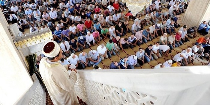 Camilerde 'İş Güvenliği' Hutbesi: 'Tedbirde Aşırılık Allah'a Güveni Sarsar'