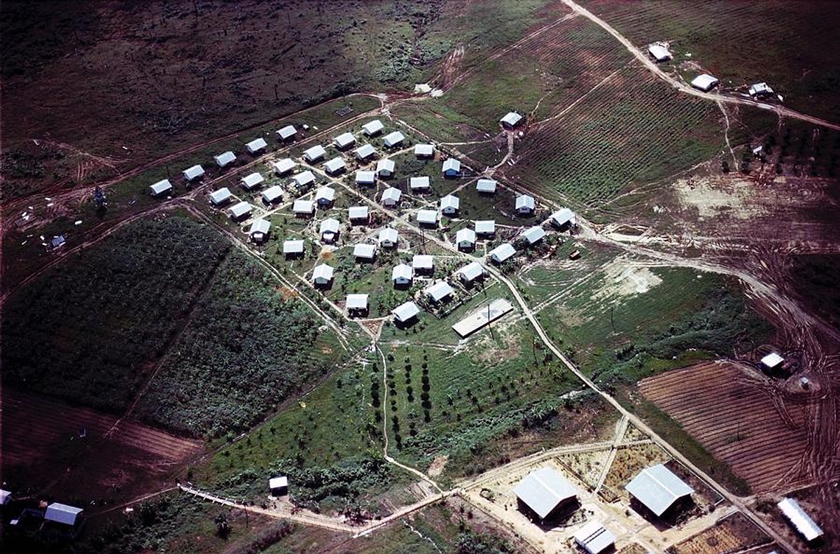 Храм народов. Храм народов в Гайане 1978. Джим Джонс народный храм.