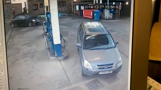 Kadın Şoförün Yakıt Pompası İle İmtihanı