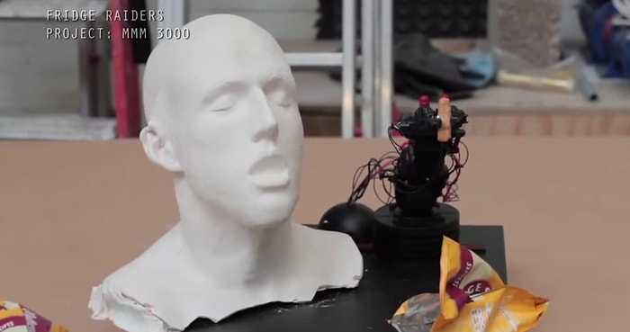 Beyinlerini Yakıp, Faydadan Çok Zarar Getiren Robotlar