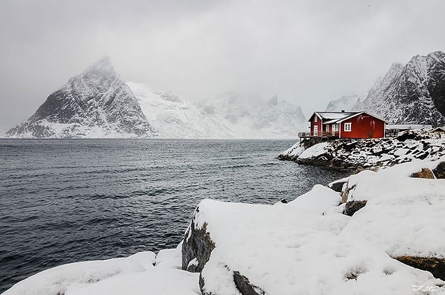 9. Norveç'te kızıl ev