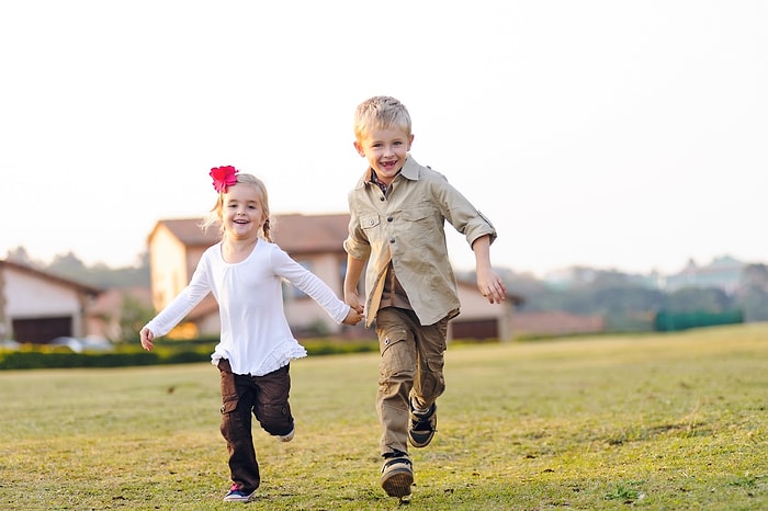 Hayata Dair Sadece Kardeşinizden Öğrenebileceğiniz 11 Şey