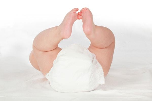10. Bebeklerin diz kapakları kemikli değildir.