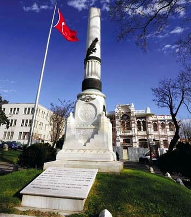 4. Tayyare Şehitleri Anıtı
