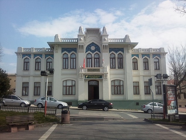16. Fatih Belediye Binası