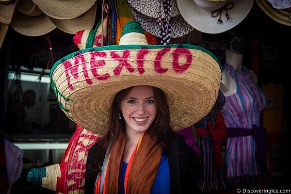 19. Meksika şapkasının o kadar geniş olmasının nedeni, vücudun tamamını güneşten koruması içindir.