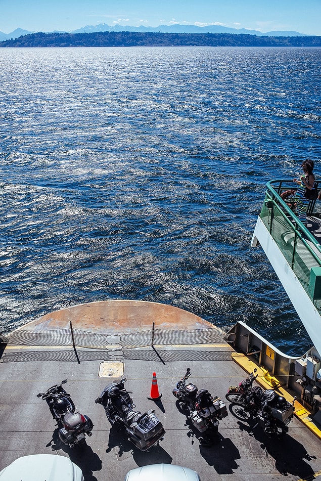 11. ''Washington Eyaleti demek feribot demek. Motorcu olarak ilk inen olmaya ve ilerlemeye başlıyorsunuz. Ayrıca diğer motorcularla da takılıyorsunuz.''