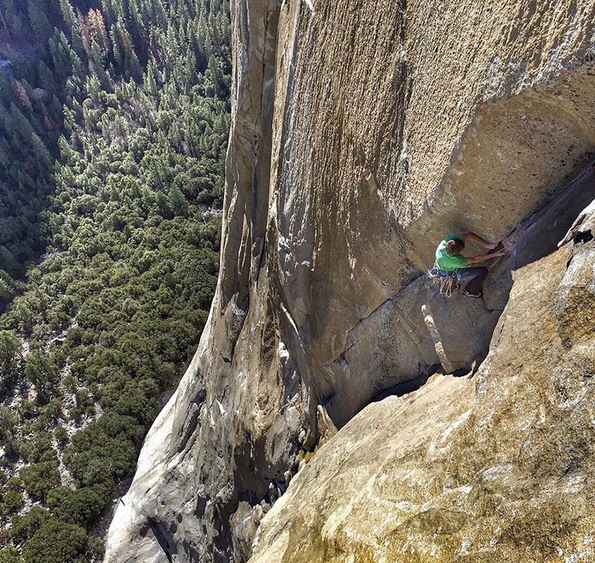 Climb 2 see. Гора Эль Капитан восхождение. Эль Капитан Dawn Wall. Скала Эль Капитан маршрут Dawn Wall. Адам Ондра скалолаз Эль Капитан.