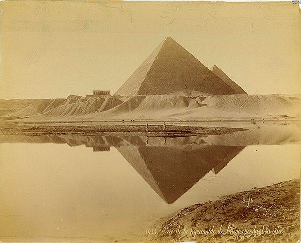 36. Osmanlı İmparatorluğu döneminde Mısır'da 1860 - 1880 yılları arasında çekilmiş Keops Pramidi