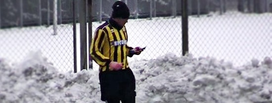 Cep Telefonu Kullanan Oyuncuya Men Cezası