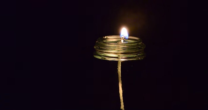 Su ve Yağ Kullanarak Şık Bir Mumluk Nasıl Yapılır?