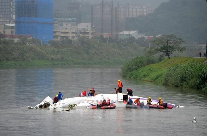Tayvan'da Transasia'ya Ait Yolcu Uçağı Düştü 19 Ölü