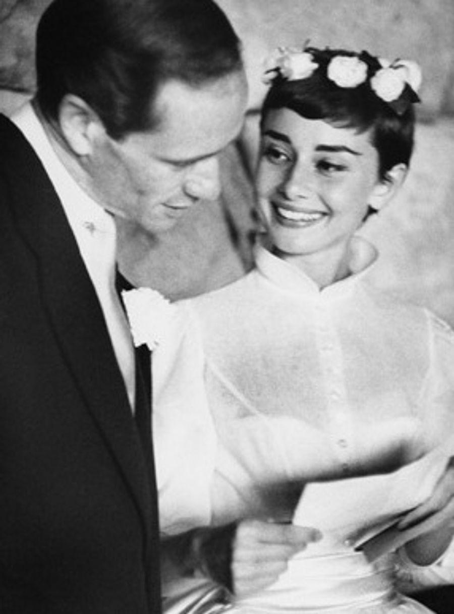 1954 25. Одри Хепберн Курт. Одри Хепберн свадьба 1969. Одри Хепберн свадьба. Одри Хэпберн и мела Феррера.