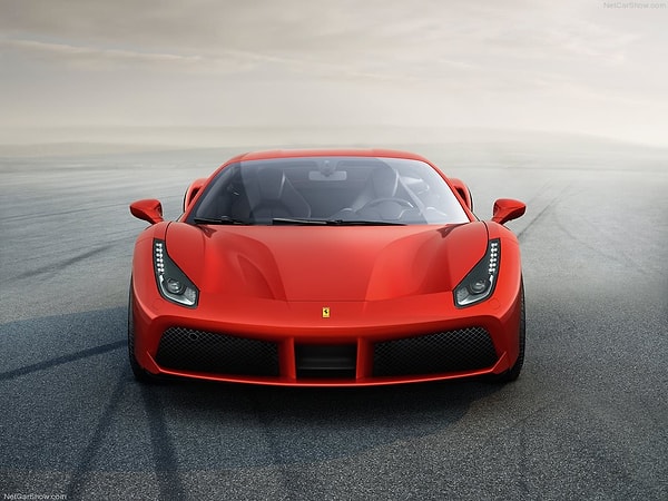 FERRARİ'NİN YENİ MODELİ:488 GTB