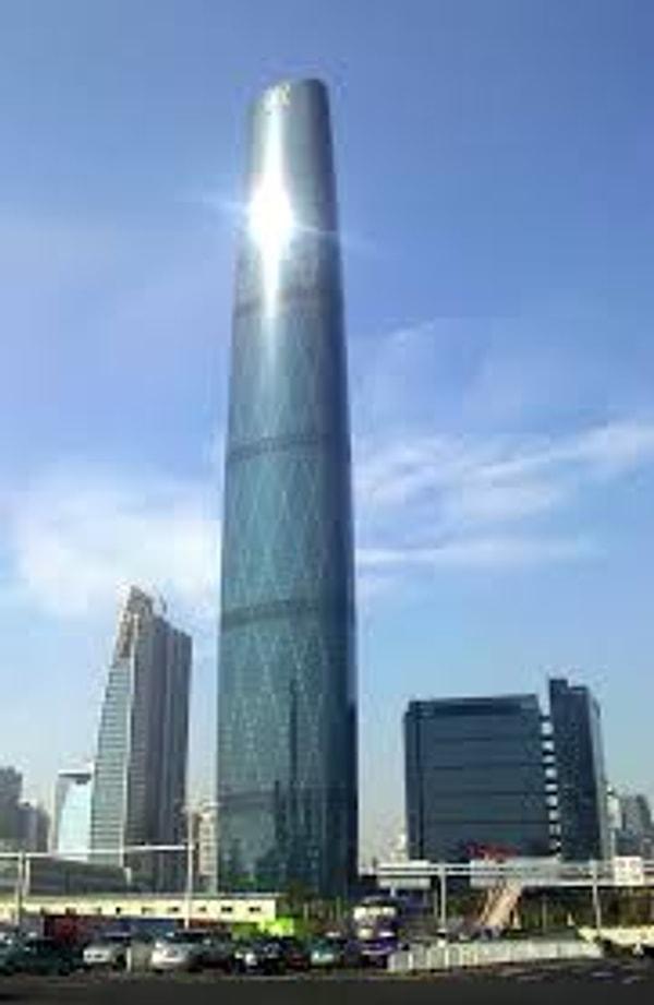 8. Guangzhou Batı Kulesi