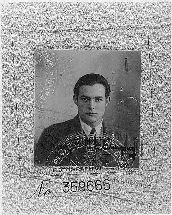 26. Ernest Hemingway'in pasaport fotoğrafı, 1923.