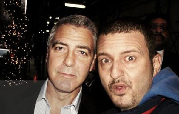 21. George Clooney'in yüzü herşeyi anlatıyor.