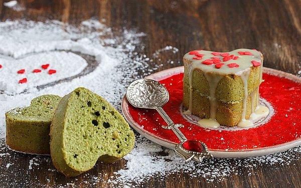 Matcha çayından kek yapın ki onun için her şeyi yapabileceğiniz bilsin: Matcha kek