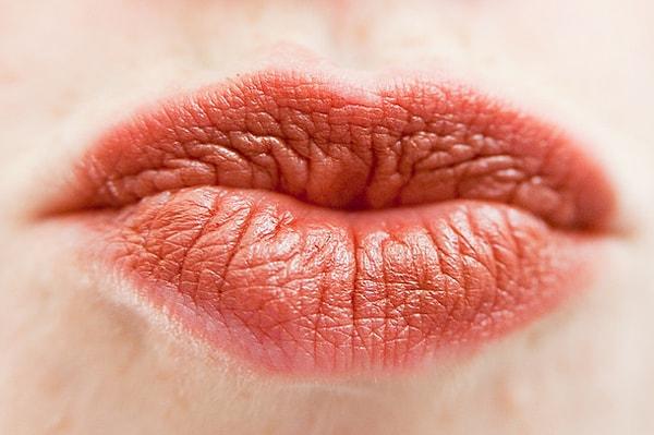 1. Çoğu insan, ilk öpüştüğü anı ilk seviştiği ana göre daha iyi hatırlıyor.