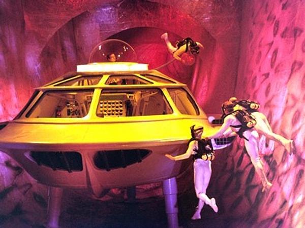 5. Fantastic Voyage - Esrarengiz Yolculuk (1966) (Richard Fleischer)