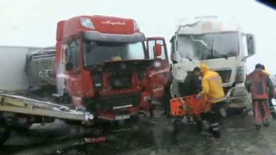 TEM Otoyolu Kaza Nedeniyle Kapandı