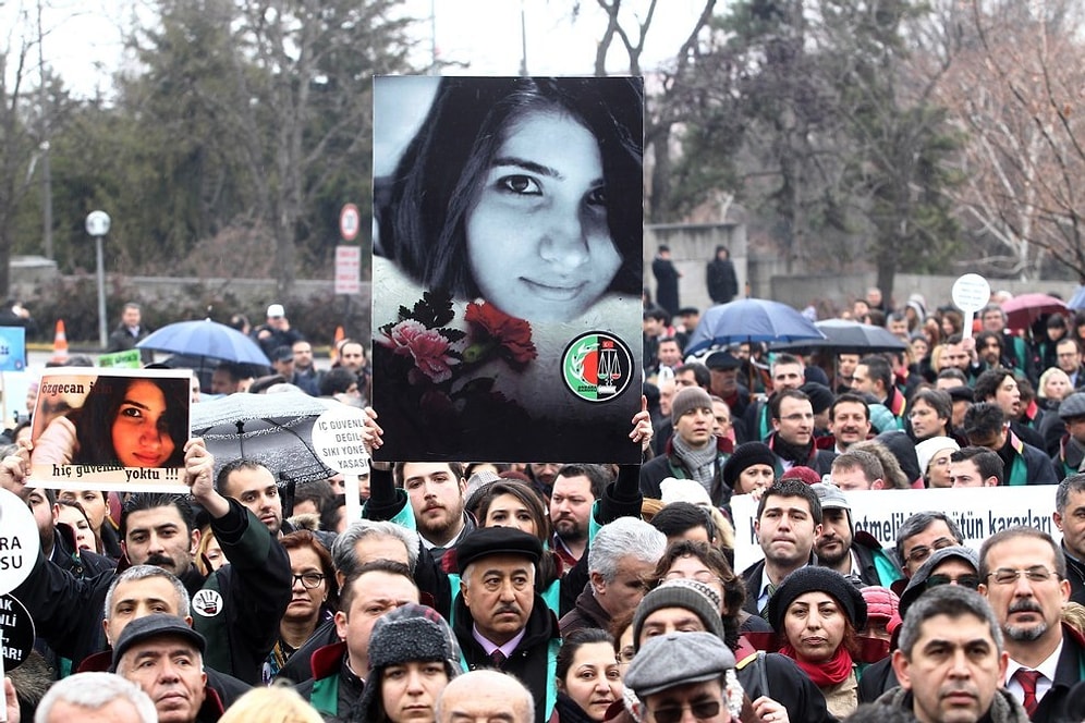 Yeni Şafak Yazarı, Özgecan'a Mektup Yazıp Trabzonspor’u Anlattı...