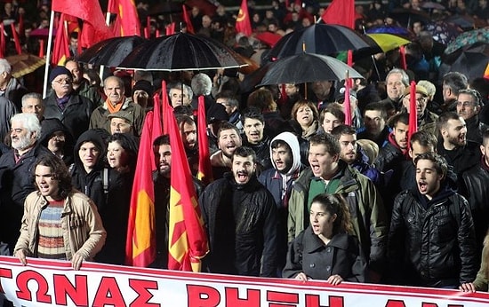 Komünistler SYRIZA Hükümetini Protesto Etti