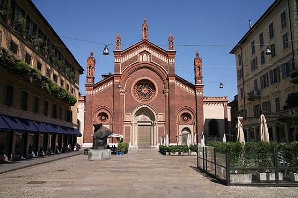 Santa Maria del Carmine Kilisesi
