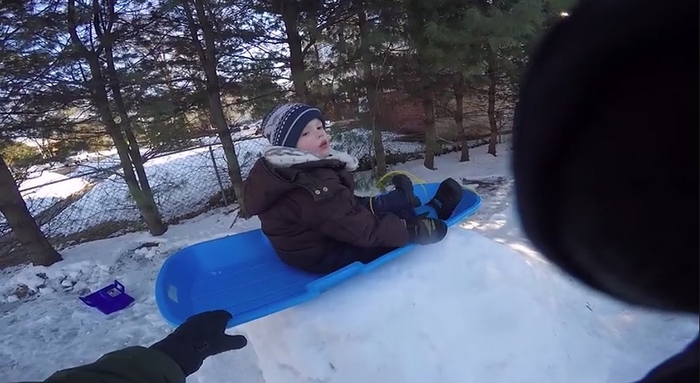 Çocuğuna Çok Güzel Kayak Parkuru Yapan Adam