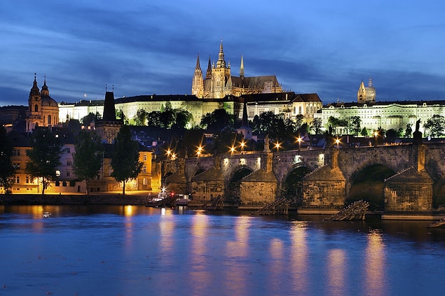 5- Muazzam bir kale. Prag Kalesi