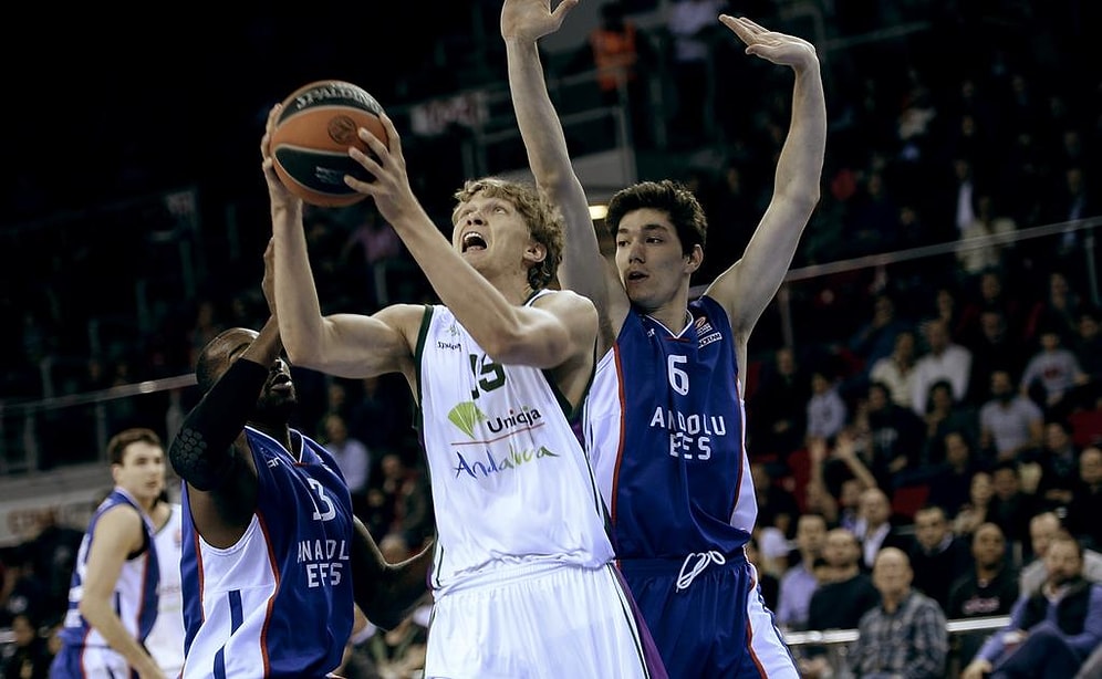 Efes Son Saniyede Teslim Oldu