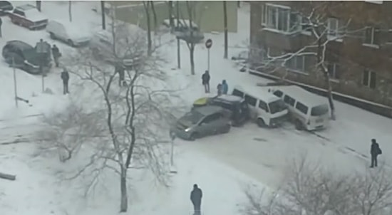 Karlı Havada Her Sürücünün Belası Olan Lanetli Yol