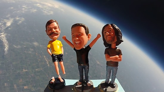 Sallanan Kafa Maketlerinin Uzaya Yollanması