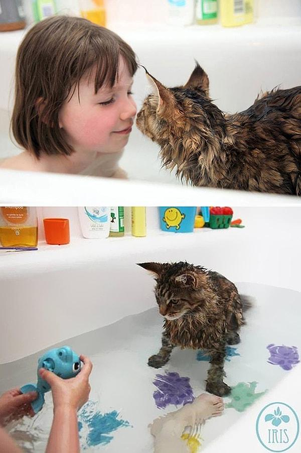 6. “Burası benim banyom..Çabuk dışarı çıııı….Hey o bir balık mı? Bana ver. Lütfen lütfen..”
