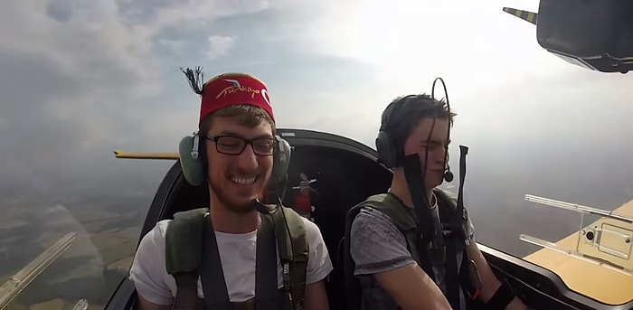 Akrobatik Hareketlerle Arkadaşlarına Adrenalin Dolu Anlar Yaşatan Pilot