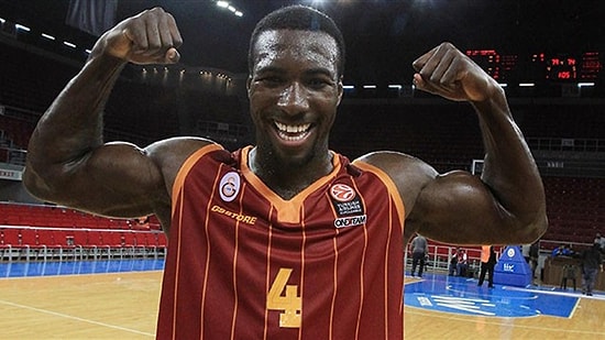 Patric Young, Maç Öncesinde Attığı Sayı İle "Yok Artık" Dedirtti