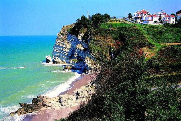 9. Kadınların deniz sezonunu kadınlar plajında açması.