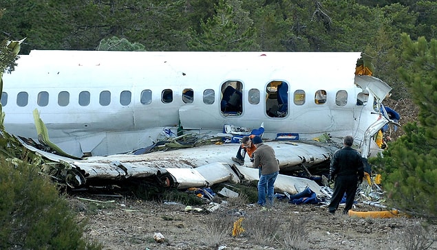 14) 30 Kasım 2007'de Atlasjet'e ait uçak Isparta'da dağa çakıldı.