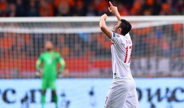 BİLGİ | Burak Yılmaz, Hollanda'ya deplasmanda 23 sene sonra gol atan ilk A Milli oyuncu oldu.