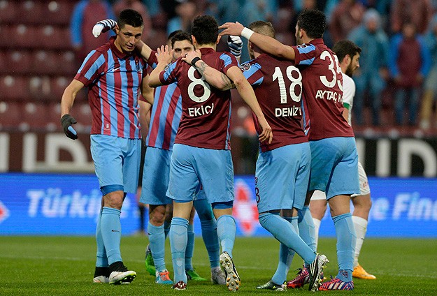 Trabzonspor'dan Galatasaray Ve Beşiktaş'a Gözdağı