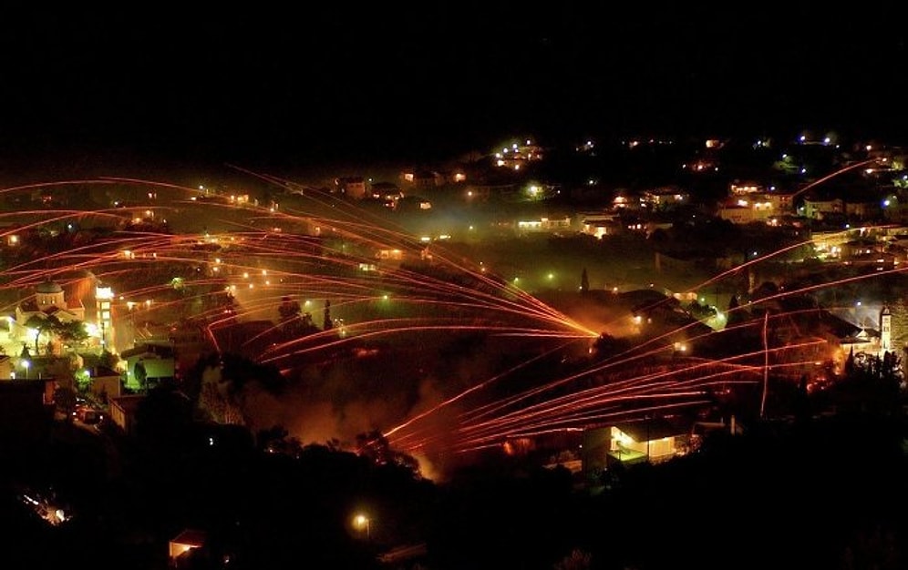 Sakız Adası'nda Paskalya'yı 'Roket Savaşı' Yaparak Kutladılar