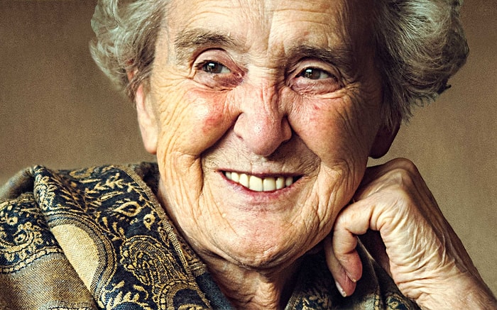 Hayatınızdaki En Mükemmel Kadının Anneanneniz / Babaanneniz Olduğunun 10 Kanıtı