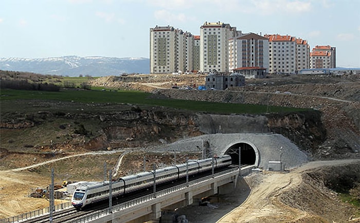 Hızlı Tren Tüneli Üstüne TOKİ Kondu