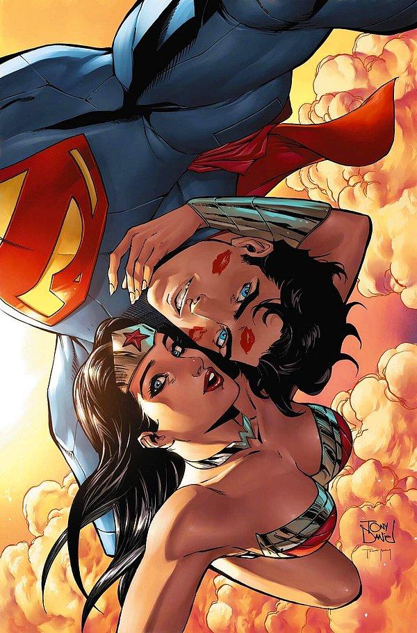Superman ve Wonderwoman birlikte