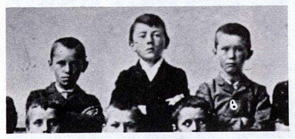 15. Adolf Hitler'in çocukluğu