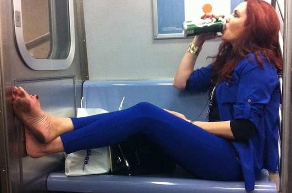 6. İş çıkış saatlerinde herkesin metroda bira içmesi.