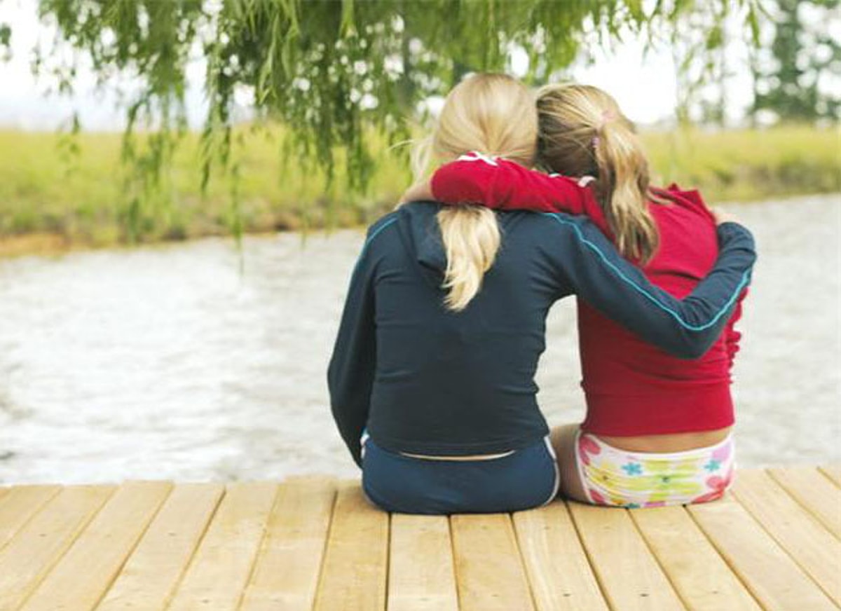 Best friends обновление. Друзья навсегда. Дружба Мем. Friends hugging. Best friends обновить.