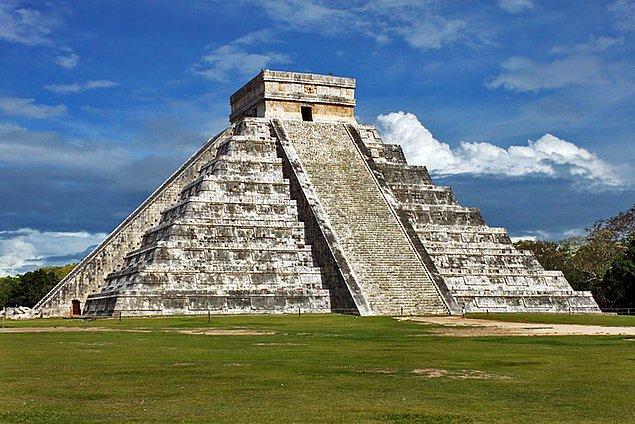 12. Fotoğraflar sıklıkla karşılaştığınız Maya kalıntıları ve piramitleri büyük olasılıkla en büyük Maya kenti Chichen Itza'ya ait olandır.