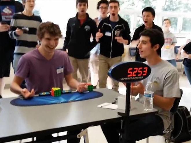 5.25 Saniyede Rubik Küpünü Çözerek Dünya Rekoru Kıran Genç