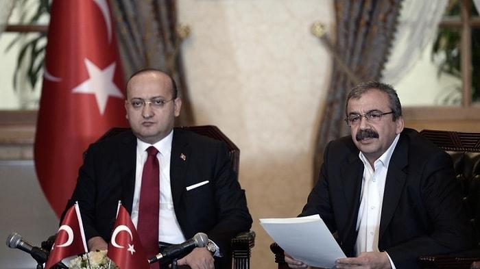 Akdoğan'dan Önder'e: ‘Biz Bu Yola Çıktığımızda Sen Yoktun’